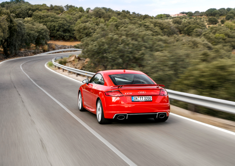 Illustration for article titled The Fierce 400 HP 2018 Audi TT RS Can Make Anyone Into A Hero On Track